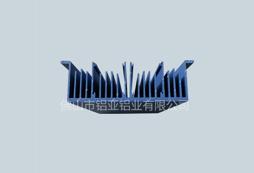 散熱器（qì）鋁型材